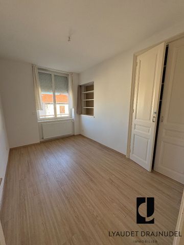 Location Appartement 3 pièces 79m² - Photo 4