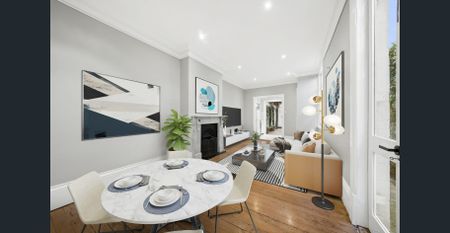 Traditionally Elegant Renovated Cottage: Pet friendly and freshly painted! - Photo 5