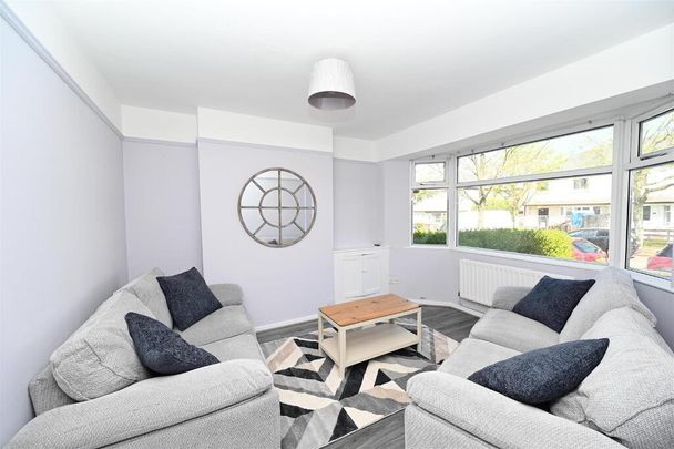 110 Ulsterville Avenue, Belfast, BT9 7AR - Photo 1