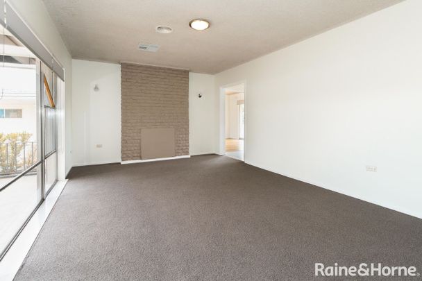 SPACIOUS FAMILY HOME - Photo 1