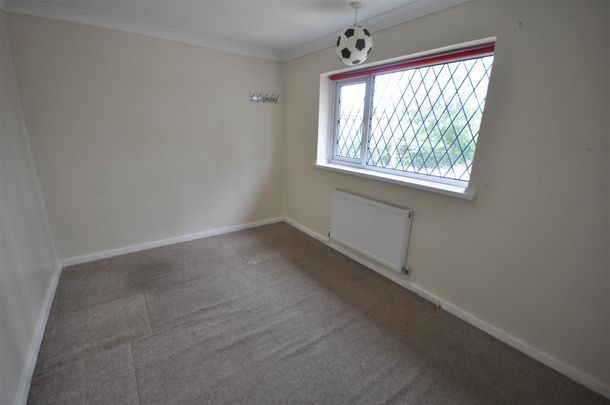Church Balk, Thorne, Doncaster - Photo 1