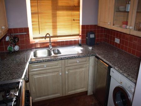 3 bedroom terraced house to rent - Photo 5