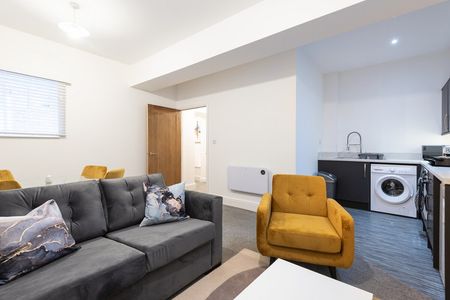 High Street - Photo 4