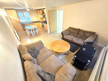 2 bedroom apartment to rent - Photo 4