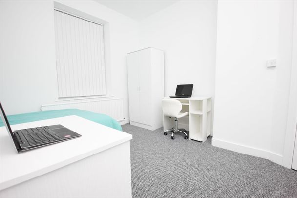 1 bed house share to rent in Fir Street, Burnley, BB10 - Photo 1