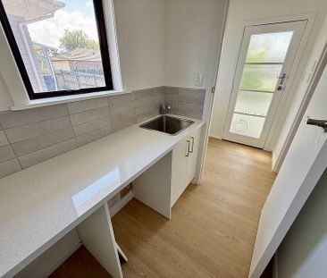 Charming 3BR Glen Eden Retreat - Photo 3