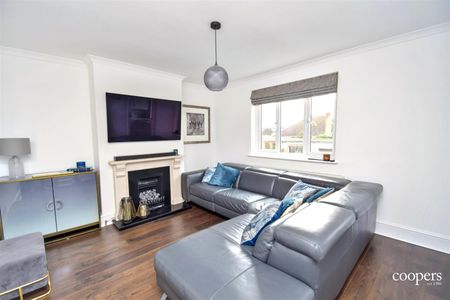 2 bedroom maisonette - Photo 5