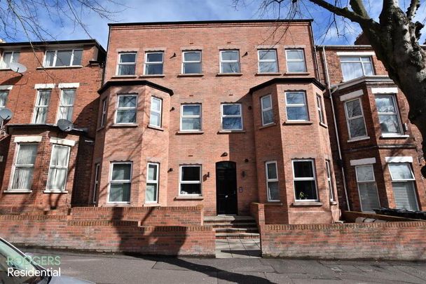 Apt 3, 108-110 Eglantine Avenue, Belfast, BT9 6EU - Photo 1