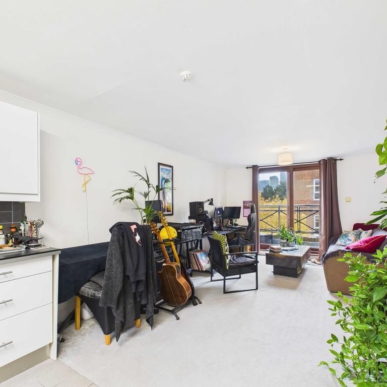 1 bedroom apartment to rent - Photo 1