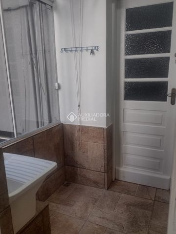 Apartamento com 2 quartos e 51m² para alugar em Rio Branco, Porto Alegre. - Foto 2