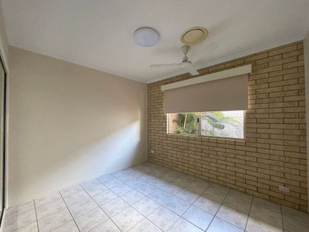 Charming 2 Bedroom Brick Home - Photo 5