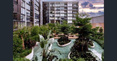 Stunning 3 Bedroom with Apartment in the Iconic "Waterfall by Crown" Complex - Photo 3