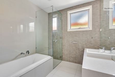 1/3 Prince Street, Essendon North VIC 3041 - Townhouse For Rent | Domain - Photo 4