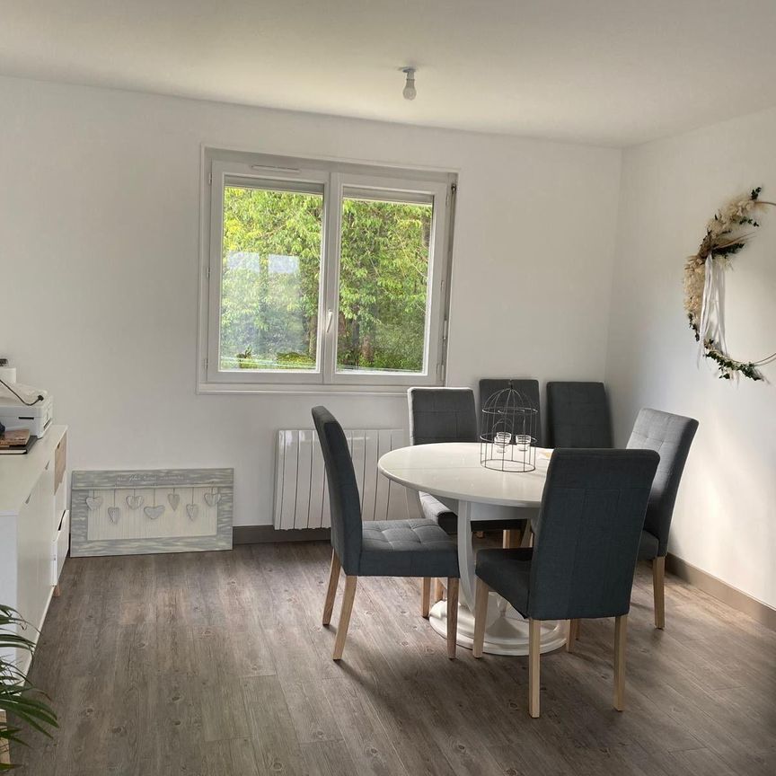 Location Maison - Saint-Sébastien-de-Morsent - Photo 1