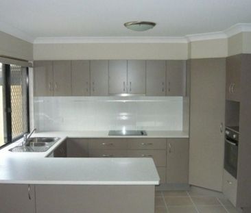 1A Zoe Court, Mount Louisa - Photo 3