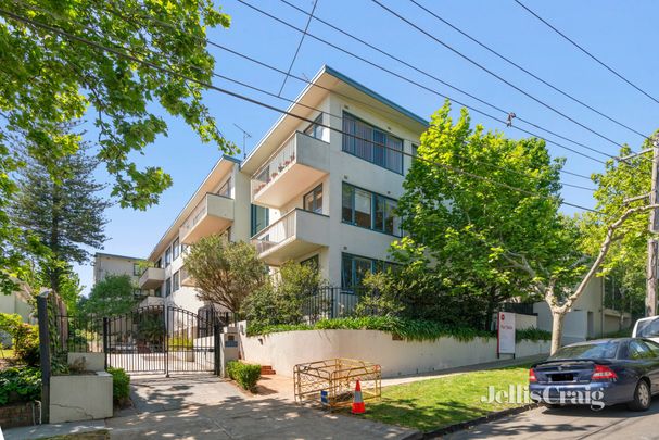 16/3 Struan Street, Toorak - Photo 1