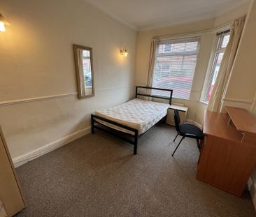 Ratcliffe Street, Burton Stone Lane - P10052 - Photo 3