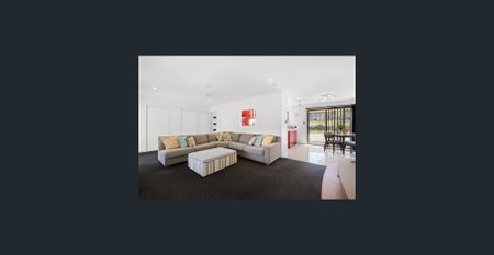 2 beds unit in the heart of Mudgeeraba - Photo 2