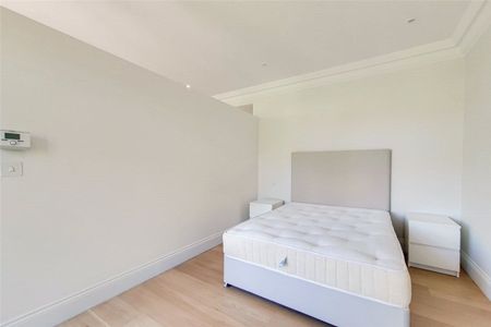 A smart furnished one bedroom flat situated on the third floor of this period building on the Knightsbridge/South Kensington borders. EPC rating: B - Photo 3