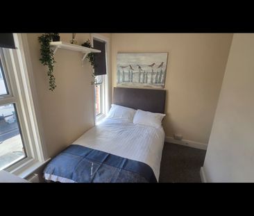 Room in a Shared House, Cromwell Road, SO15 - Photo 2