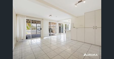 Elegant Queenslander Charm Meets Modern Living in Prime Kelvin Grove Location - Photo 5