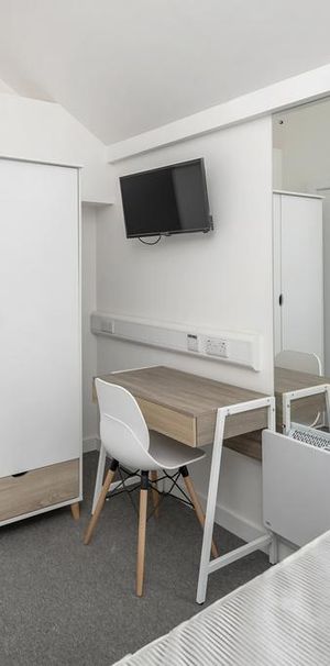 2 bedroom flat to rent - Photo 1