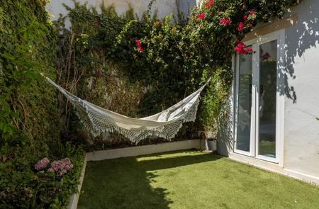 Totally refurbished apartment in São Pedro do Estoril with small private garden - Photo 4