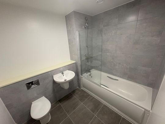 1 Bed Flat, Bridgewater Wharf, M5 - Photo 1