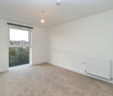 3 bedroom apartment to rent - Photo 2