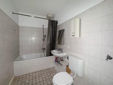 Renovierte 2-Zimmer mit Einbauküche und Stellplatz - Photo 5