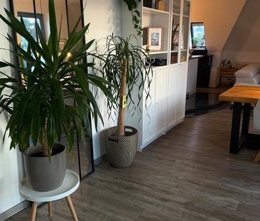 Wunderschöne, lichtdurchflutete DG-Wohnung mit Balkon Nachmieter - Photo 1