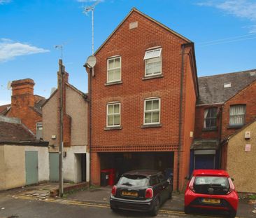 Flat A, 11 Faringdon Road, Swindon, SN1 - Photo 1