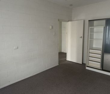 6/133 Eyre Street, North Ward - Photo 2