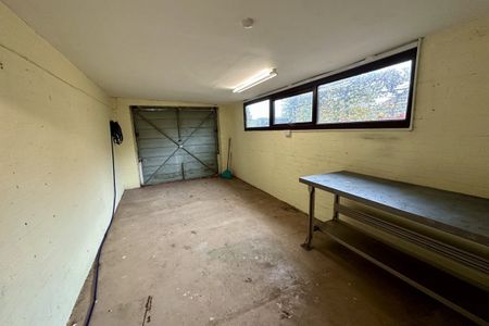 Ferry Lane - Photo 2