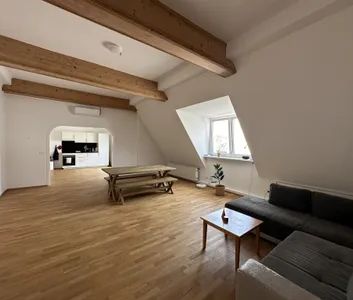 Große 5 Zimmer im frisch ausgebauten Dachgeschoss mit DG-Terrasse! - Foto 2