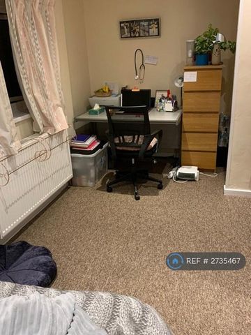 4 bedroom terraced house to rent - Photo 5