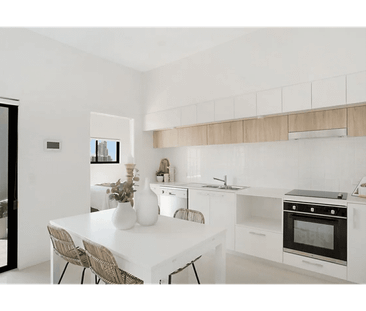 Modern Broadbeach Apartment-opposite Pacific Fair - Photo 4