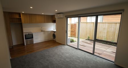 43 Churton Crescent, Taita - Photo 5