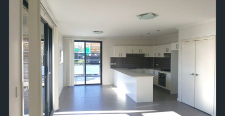 Spacious two-bedroom home - Photo 2