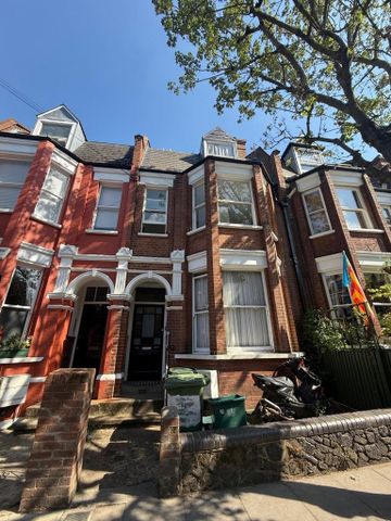 1 bedroom in a house share to rent - Photo 5