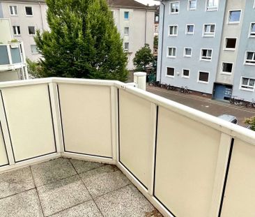 *RICHTIG SCHICK MIT GROßEM SONNEN-BALKON, EBK UND LAMINAT* - Photo 3