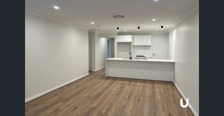 Family home in Huntlee - Photo 4