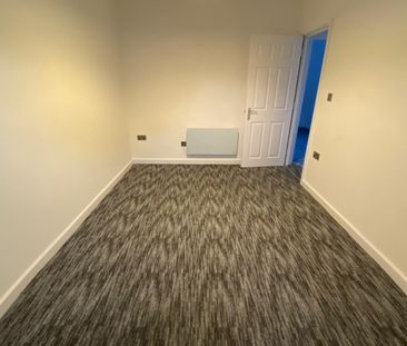 £1,450 PCM, Spacious Newly Refurbished Three Bedroom, Two Bathroom,... - Photo 2