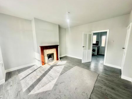 3 bedroom semi-detached house to rent - Photo 2