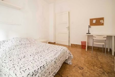 Carrer de Sant Vicent Màrtir, Valencia, Valencian Community 46002 - Photo 2