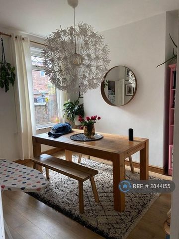 2 bedroom terraced house to rent - Photo 2