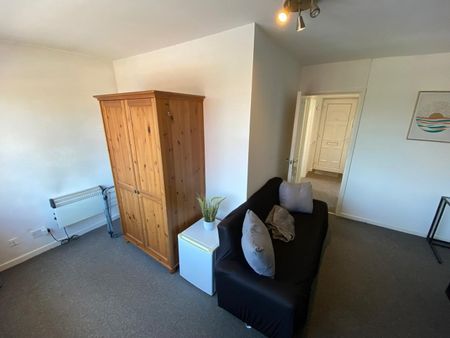 1 Bed Flat, Brook Road, M14 - Photo 3