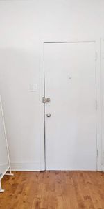 GHETTO MCGILL- 4 ½ RÉNOVÉ & MEUBLÉ – 2 CHAMBRES FERMÉES - Photo 4