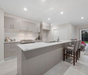 Luxury 4 Bedroom Home - Photo 3