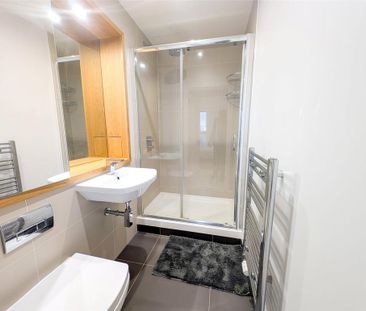 3 bedroom apartment to rent - Photo 6